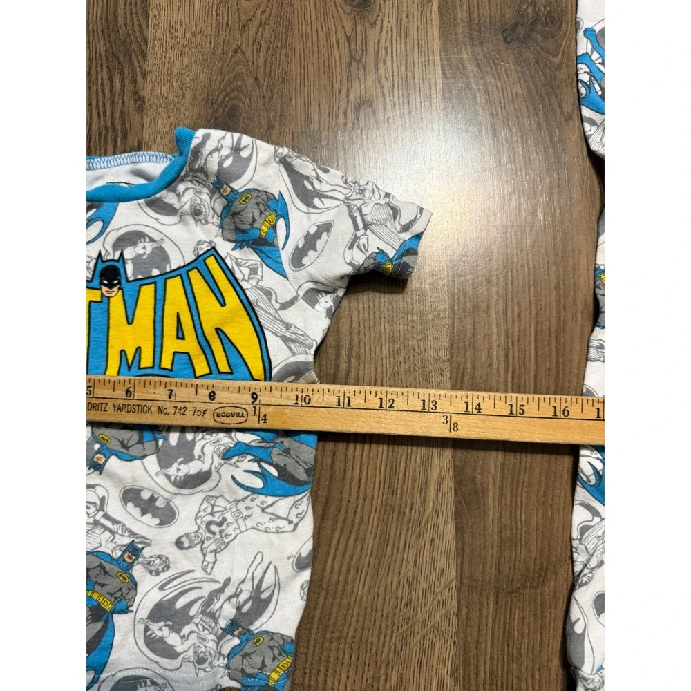 Batman Pajama Set Boys Size 6 White Blue Comic Book Print 2pc Excellent
